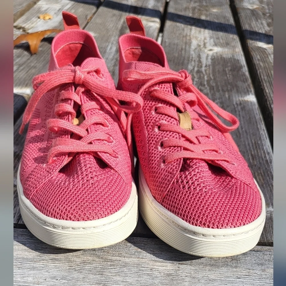 Sofft Somers Knit Coral Cushion Sneaker
